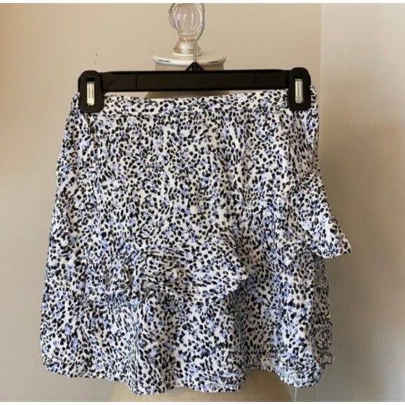 Dresses & Skirts - Stretchy spotted mini skirt